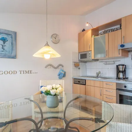 690, Seepark Apartament